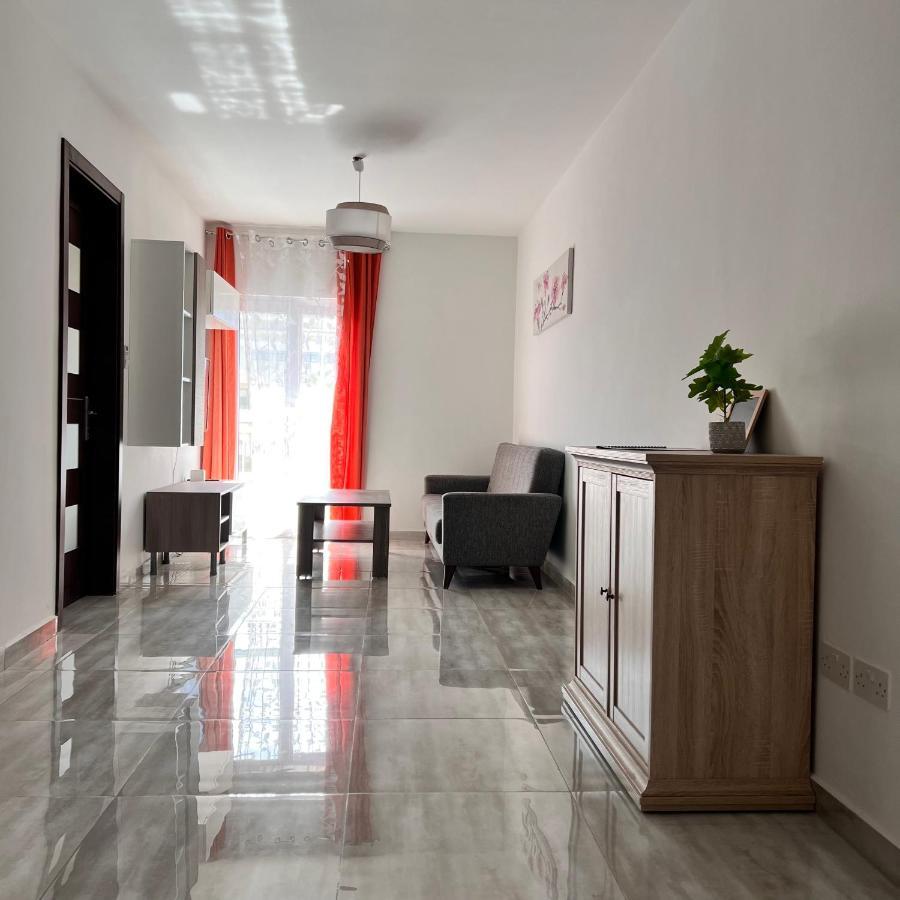 F4 Room 3, Private Room Two Single Beds Shared Bathroom Msida Luaran gambar
