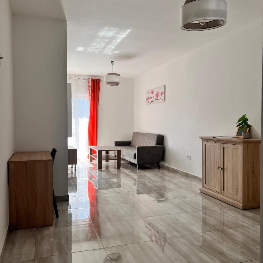 F4 Room 3, Private Room Two Single Beds Shared Bathroom Msida Luaran gambar