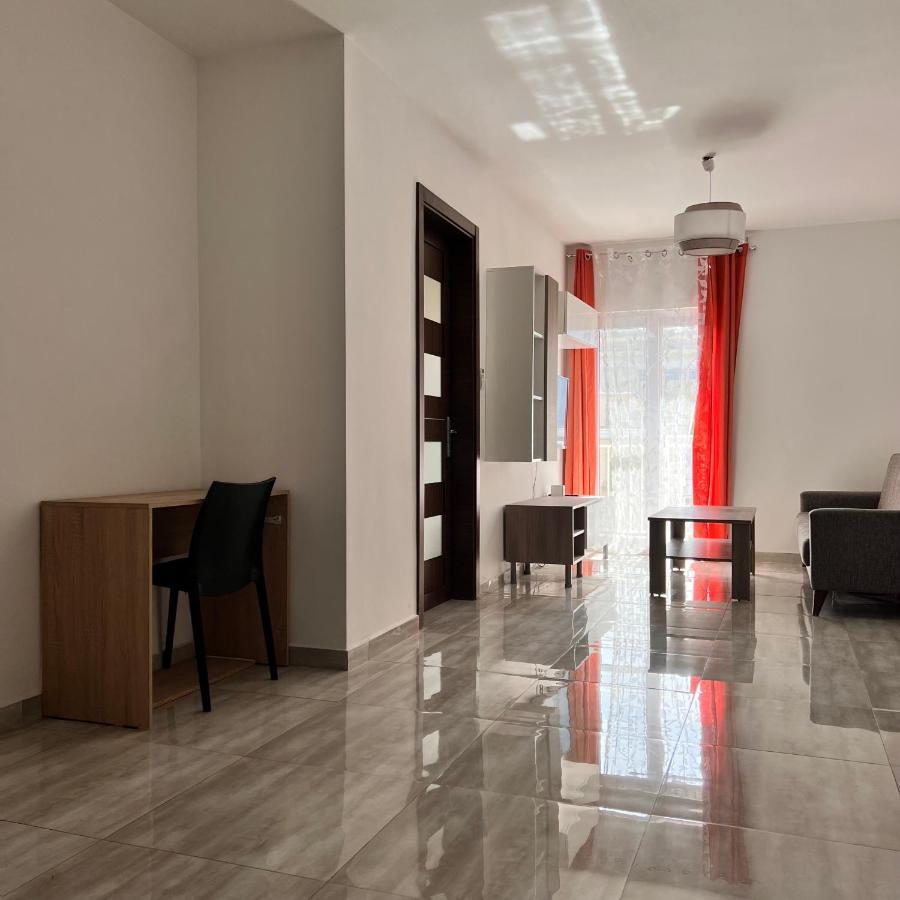F4 Room 3, Private Room Two Single Beds Shared Bathroom Msida Luaran gambar