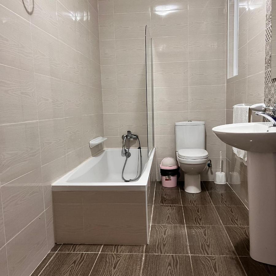 F4 Room 3, Private Room Two Single Beds Shared Bathroom Msida Luaran gambar