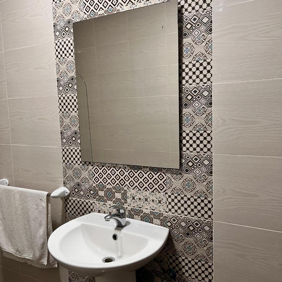 F4 Room 3, Private Room Two Single Beds Shared Bathroom Msida Luaran gambar