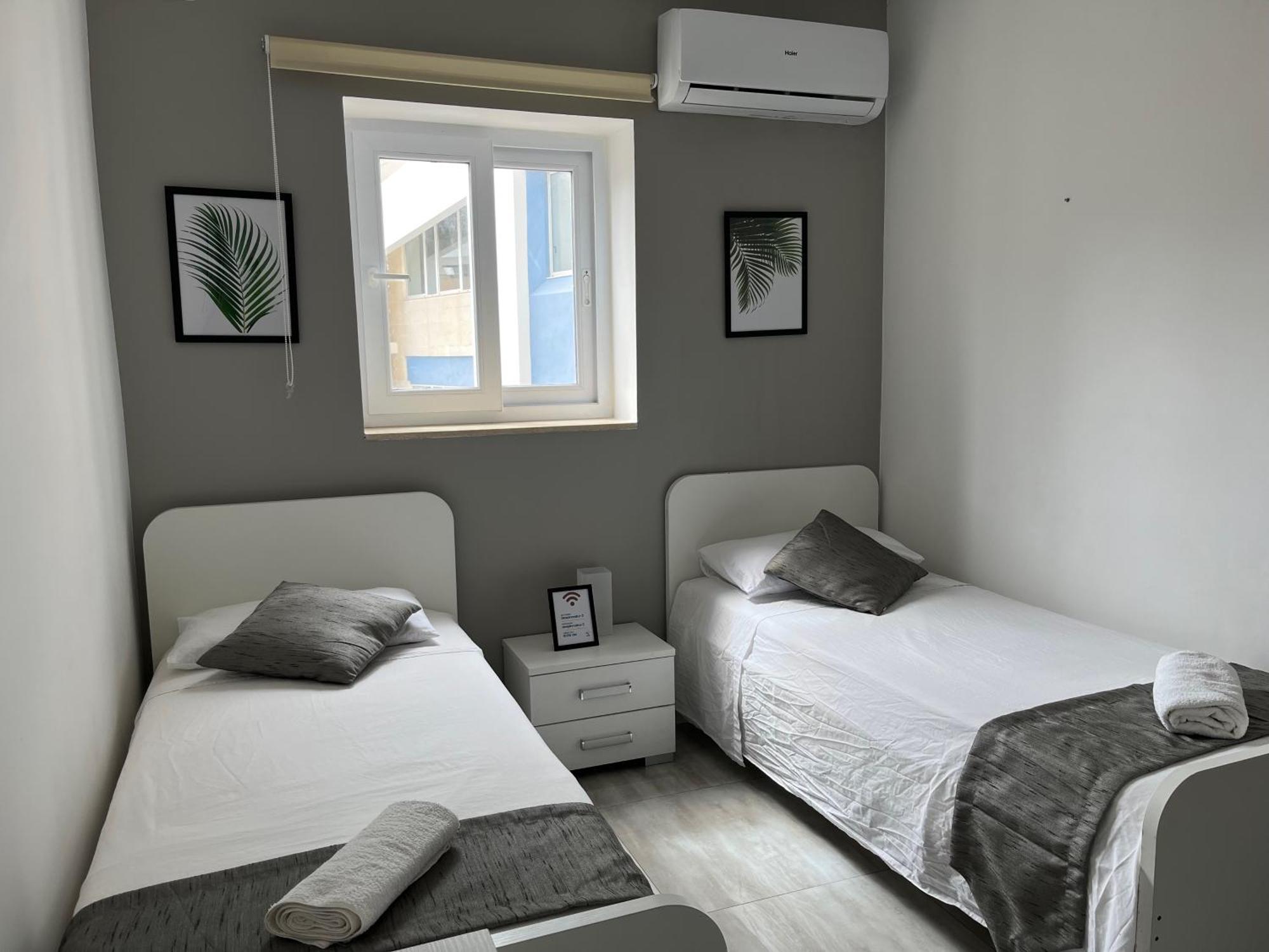 F4 Room 3, Private Room Two Single Beds Shared Bathroom Msida Luaran gambar