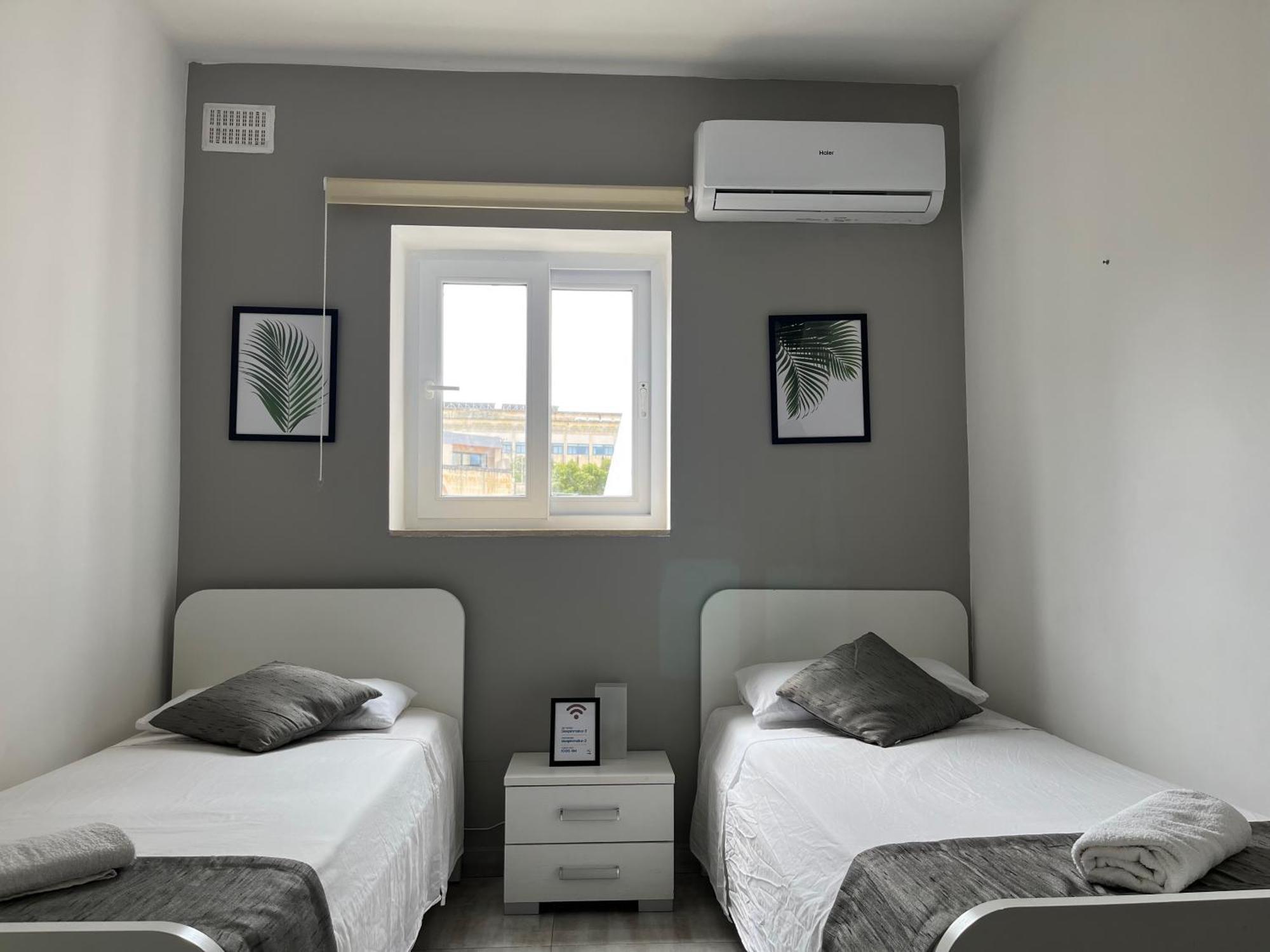 F4 Room 3, Private Room Two Single Beds Shared Bathroom Msida Luaran gambar